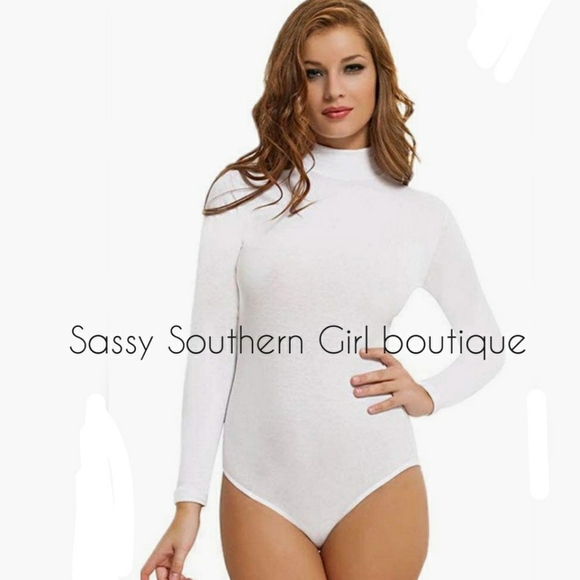 ⭐🆕 White mock neck  bodysuit - Picture 4 of 10
